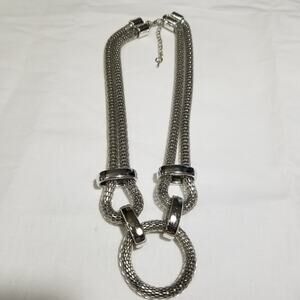 Lightweight silvertone necklace